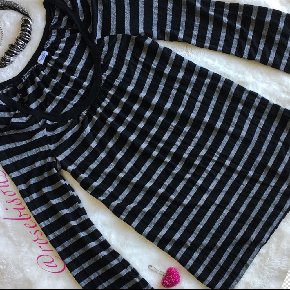 {SPLENDID} Metallic Thread Striped Long Sleeve Top - Picture 1 of 8